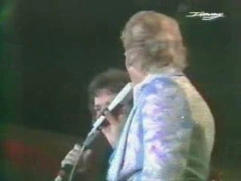 Johnny Hallyday - Elle est terrible ( Duo avec Michel Sardou Tv Live 1974 )
