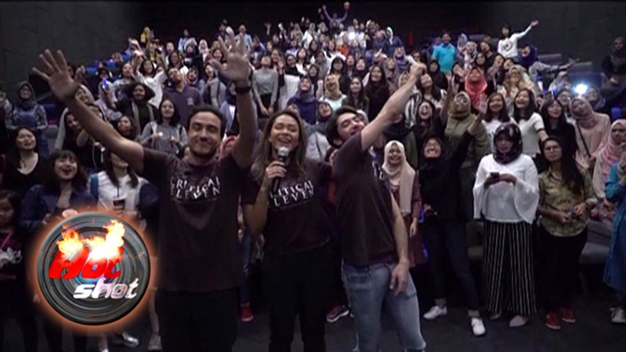 Kemeriahan Nobar Film Critical Eleven di Bandung - Hot Shot 14 Mei 2017