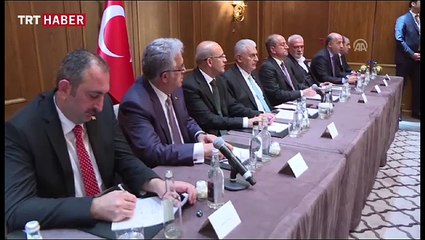 Başbakan Yıldırım, Londra'da öğrencilerle buluştu
