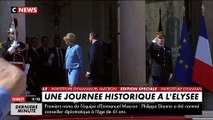 L'image insolite d'Emmanuel Macron montant 4 à 4 l'escalier de l'Elysée après le départ de François Hollande