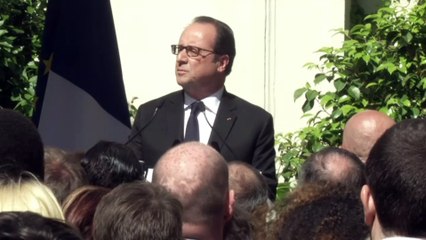 Hollande : "J’ai veillé à ce que notre pays puisse tenir bon"