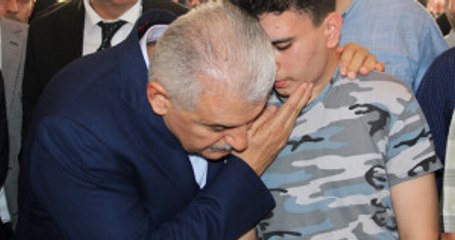 Buca'da En Zor Anneler Günü! Başbakan Acıya Ortak Oldu: Anasızlığı İyi Bilirim