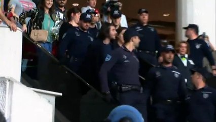 Loucura na Chegada do Salvador Sobral  a Portugal