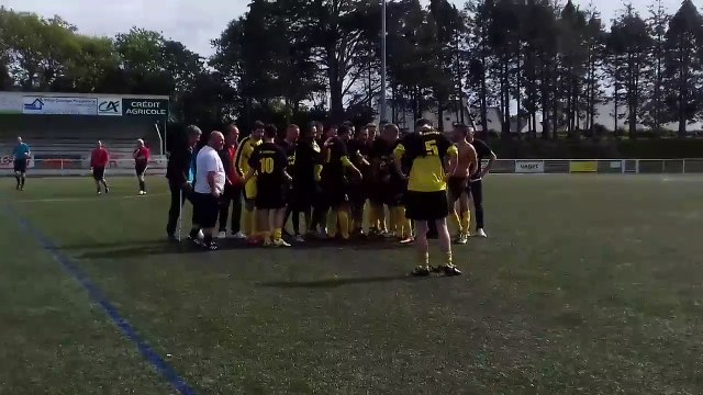 Joie et cris de guerre des Seniors A après ma