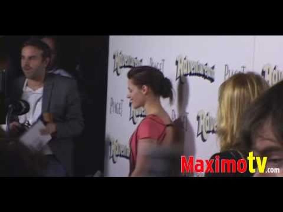 Adventureland Premiere with Kristen Stewart, Nikki Reed, Ryan Reynolds