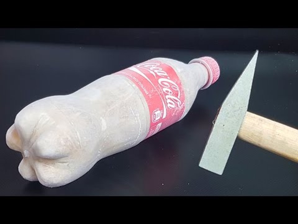 Science Experiment LIQUID NITROGEN vs COCA COLA