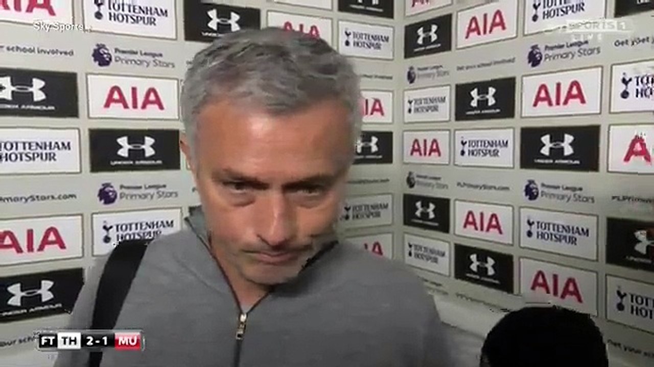 mou walkes out