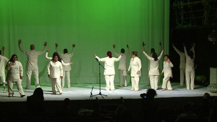 Antiguos enemigos sanan heridas con el teatro en Colombia