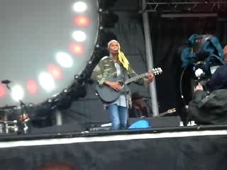 Ayo au festival Solidays en 2007