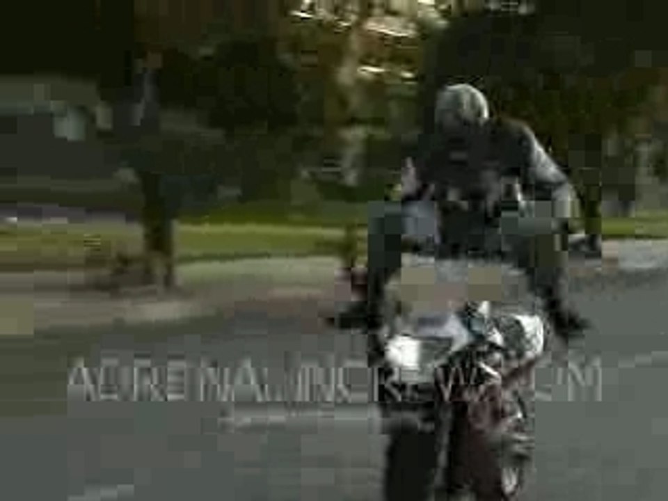 Des motos, des filles, du stunt!!!