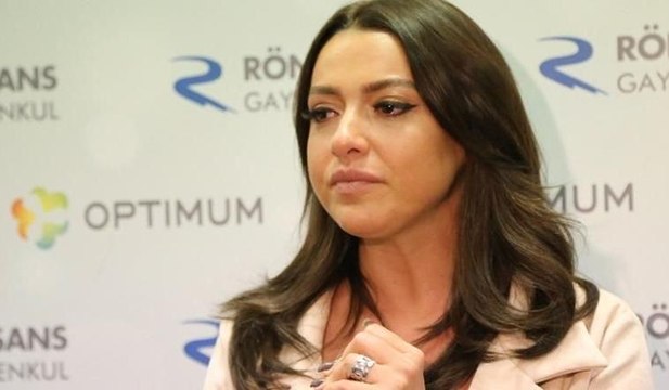 Hadise hüngür hüngür ağladı