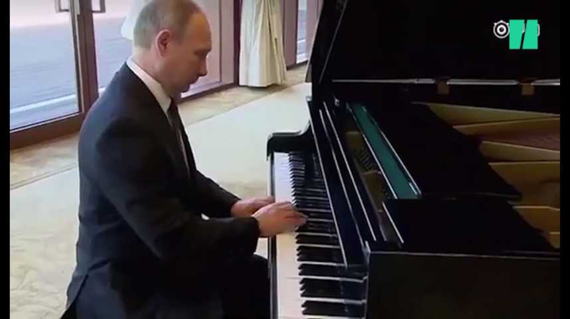 Vladimir Poutine joue du piano en attendant le président chinois - Vidéo  Dailymotion