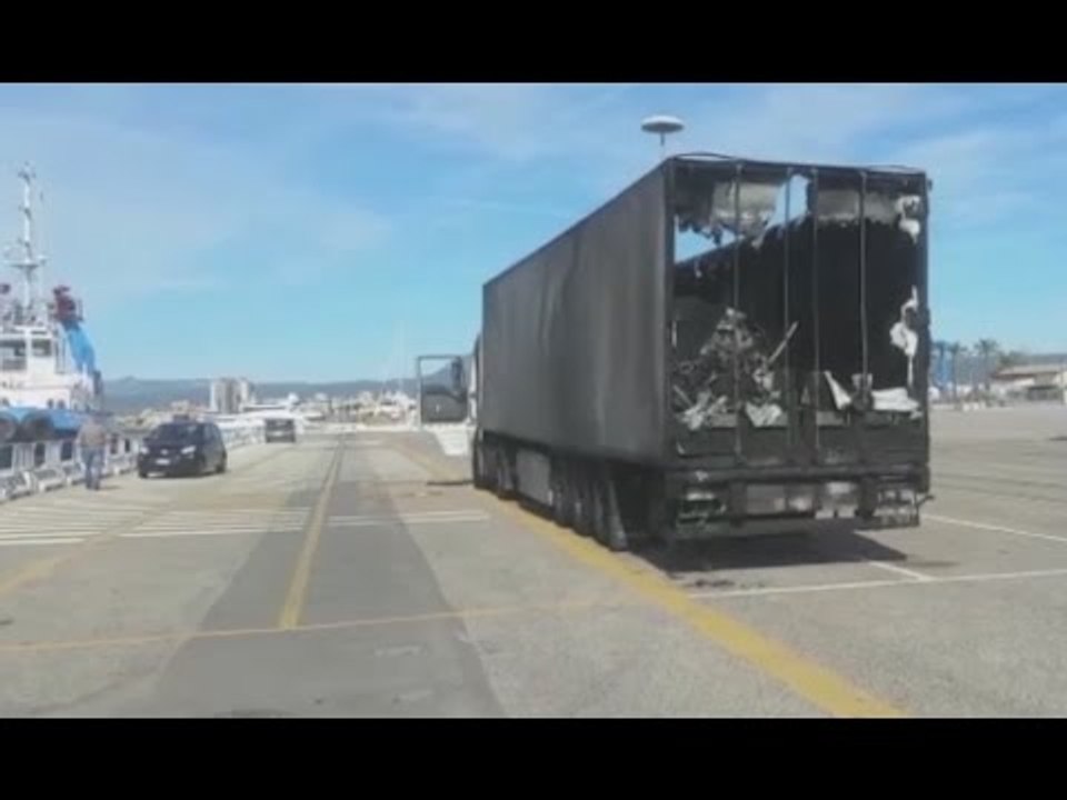 Olbia - Incendio su traghetto Moby: paura a bordo, salvi i passeggeri (15.05.17)