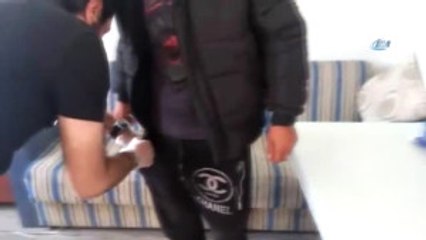 Afgan Şahıs Montuna Gizlediği Eroinle Yakalandı