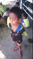 Luar Biasa SUARA EMAS FLash Light seorang Anak Kecil - FunVideos