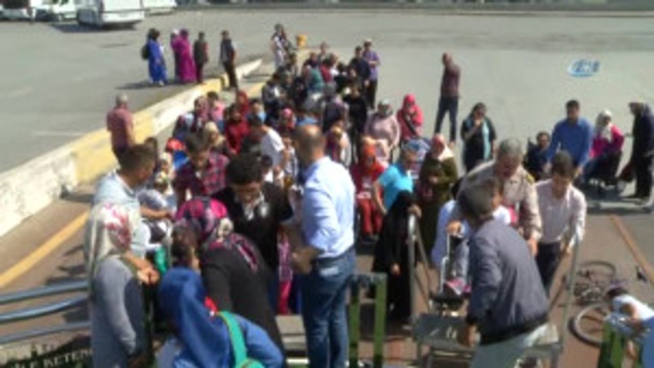 Engelli Anneleri Boğaz Turunda Doyasıya Eğlendi