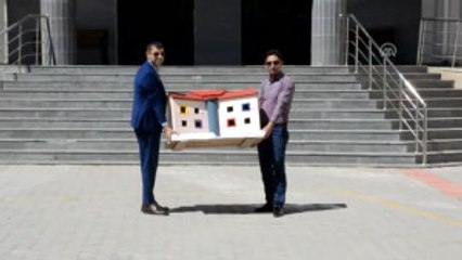 Kuş Evleri Ile Minik Yüreklere Hayvan Sevgisi Aşılanıyor