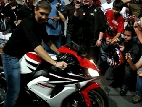 Mondial 2007 - Stand Moto & motards - Burn Final Steph MIB 2