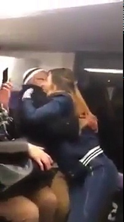 "Mundri Da Theva" Old Tharki Man Singing inside train went viral on social media