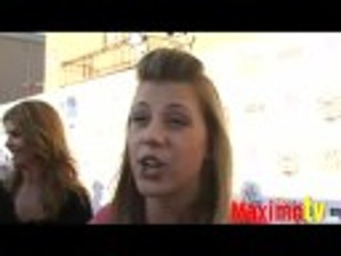 Jodie Sweetin Interview // Roast Of Bob Saget Red Carpet