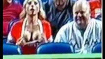 Baseball : Une supportrice montre ses seins pour déconcentrer un lanceur (Vidéo)