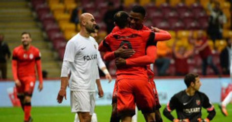 Galatasaray'ın Real Betis'e Kiraladığı İstenmeyen Adam  Donk Geri Dönüyor