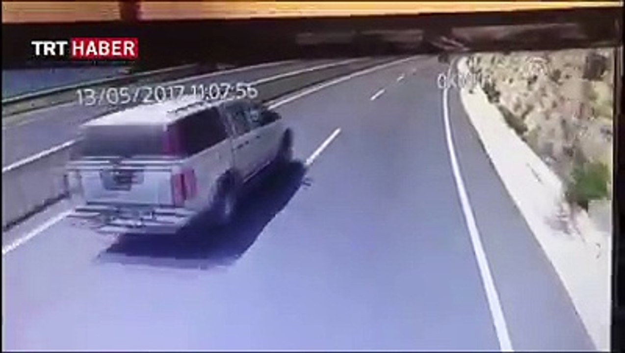 Muğla'da uçurumdan devrilen minibüsün kazadan saniyeler önce