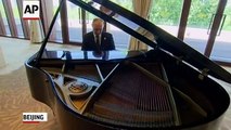 Putin'in Kulak Pas? Silen Piyano Performans?