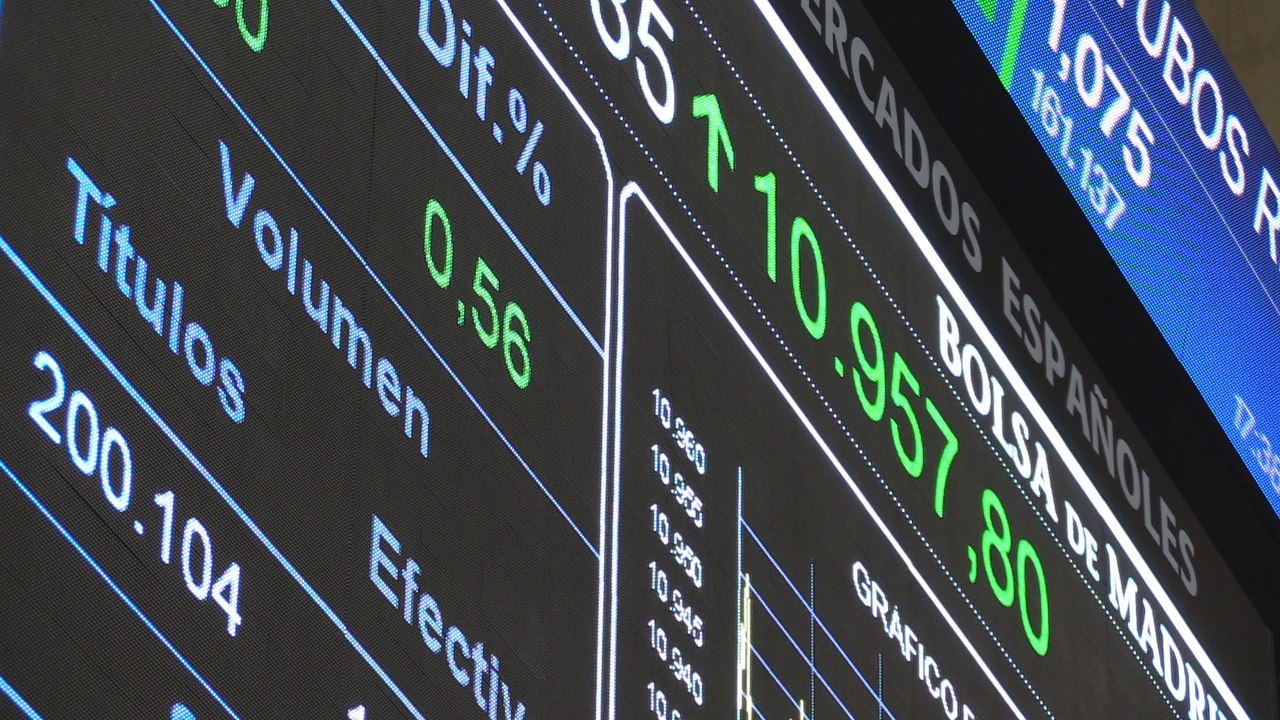 La Bolsa española suma un 0,56% al cierre y se aproxima a los 11.000 puntos