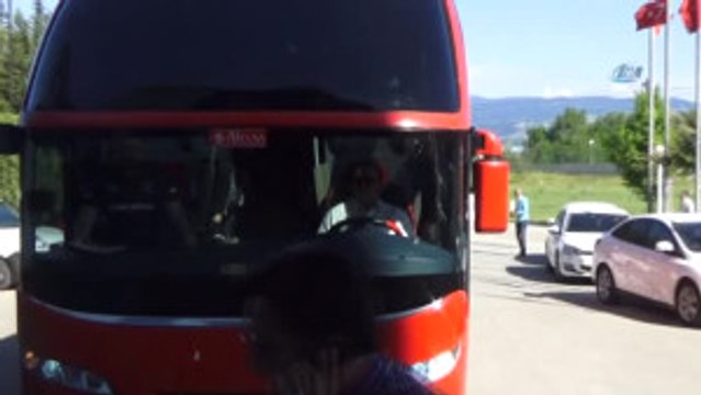 Beşiktaş Kafilesi Geniş Güvenlik Önlemleri Altında Bursa'ya Geldi