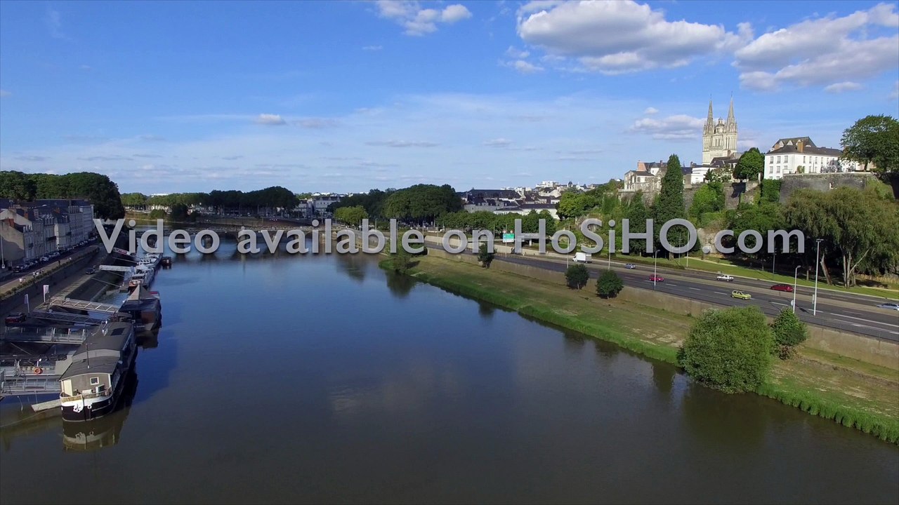 ANGERS ET SON CHATEAU VU PAR DRONE EN ÉTÉ 2