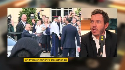 Les Informés - Edouard Philippe, "l'exacte réplique version droite d'Emmanuel Macron"