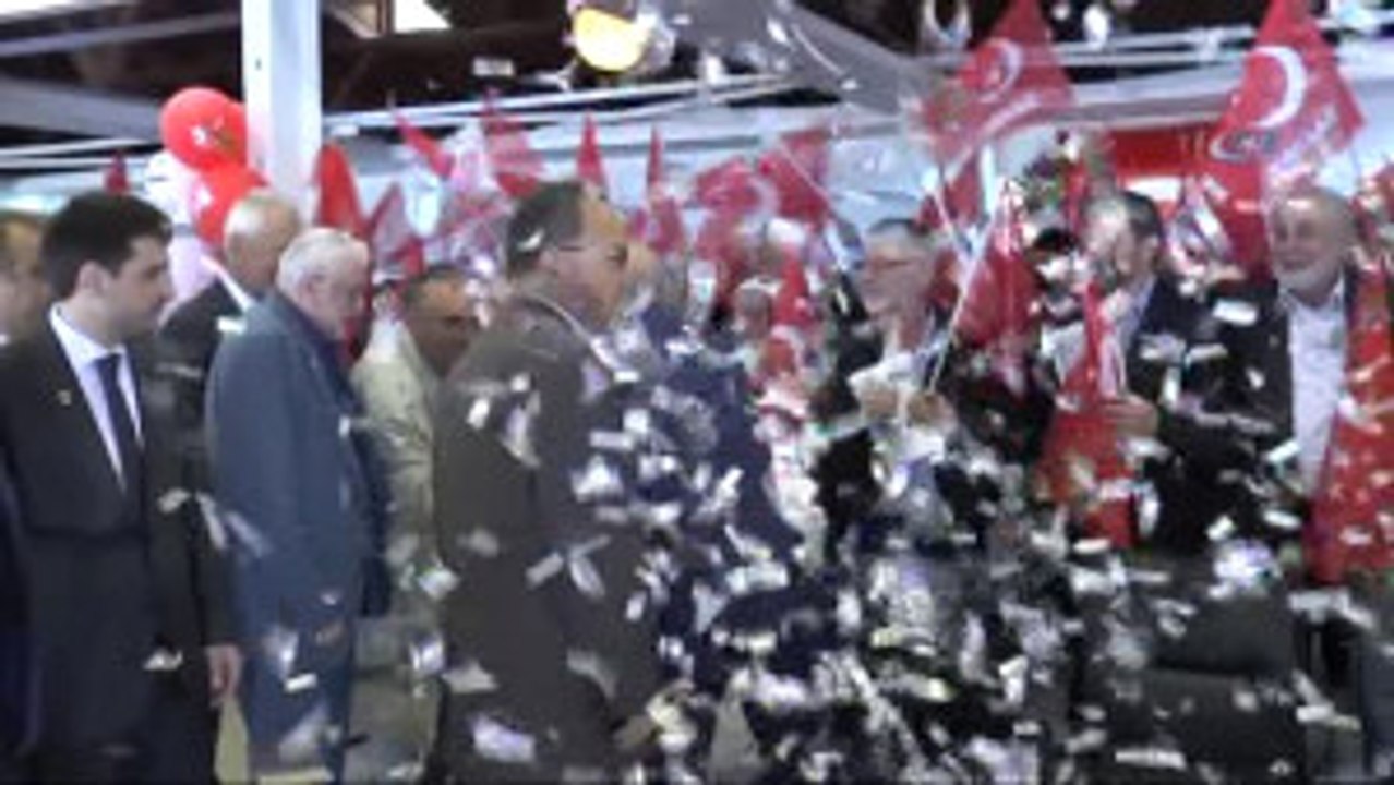 Sp Genel Başkanı Karamollaoğlu, "Biz İktidara Gelirsek Hizmet Yatırımlarını Durduracağız"