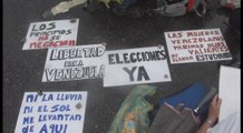 Miles de opositores venezolanos se suman al 