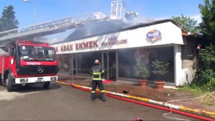 Bacadan Çıkan Yangın Ekmek Fırınını Kül Etti