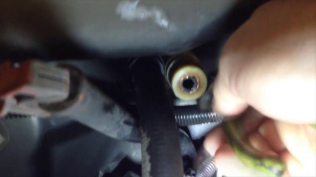 Replacing Broken Heaterado - GM Heater Hose Connector Replace