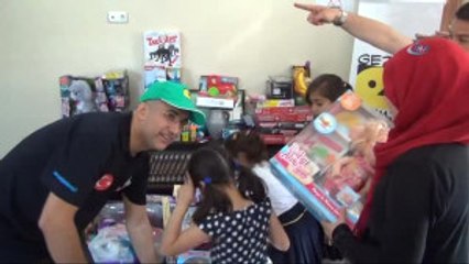 Reyhanlı'da, Suriyeli Yetim Çocuklar Sevindirildi