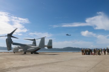 PH-US troops kick off civil military activities from the sea