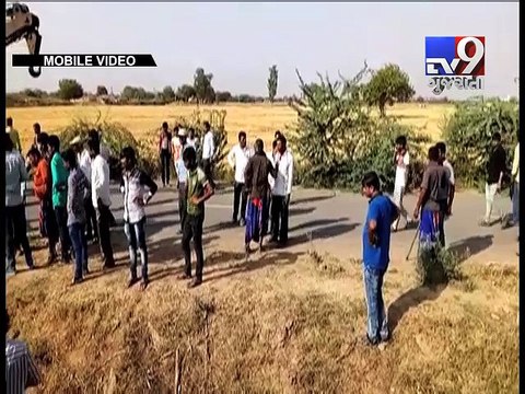 Ahmedabad: Auto driver died, 4 injured after collision between Auto & Trailer Truck - Tv9