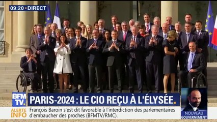 Paris-2024: Emmanuel Macron poste avec la commission du CIO, en visite à Paris