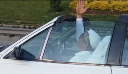 Direksiyon Başında Dans Eden Sürücüyü Görenler Şaşkına Döndü