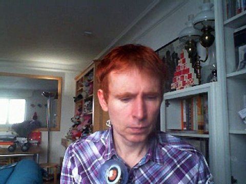 Wiwi égratigne tourne le temps de Michel François