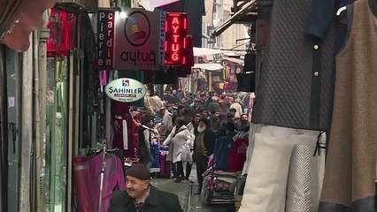 Businesses suffer as Turkish lira plun1