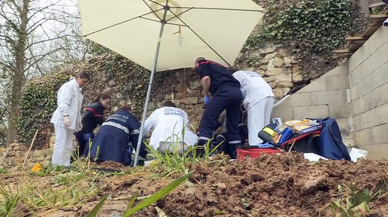 SAMU de banlieue des urgences pas comme les autres - Reportage