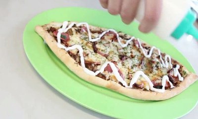 Pedas Gurih Pizza Turki