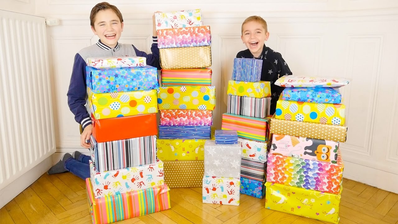 ON OUVRE VOS INCROYABLES CADEAUX SURPRISES - ANNIVERSAIRE NEO !!!