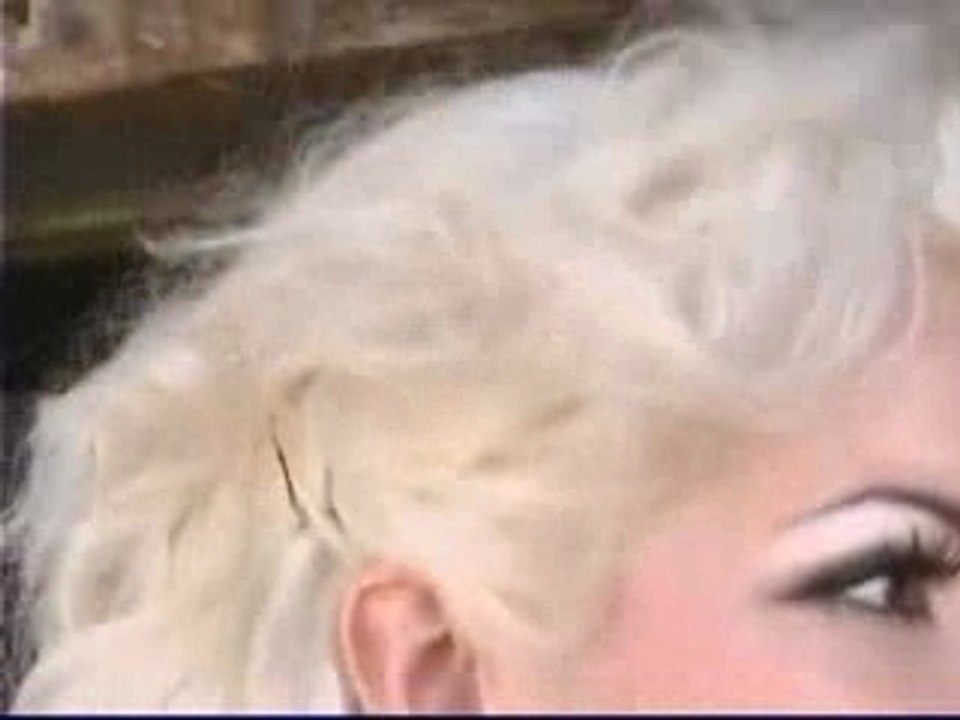 La Cholita- The Latina Queen of Burlesque Dancers!