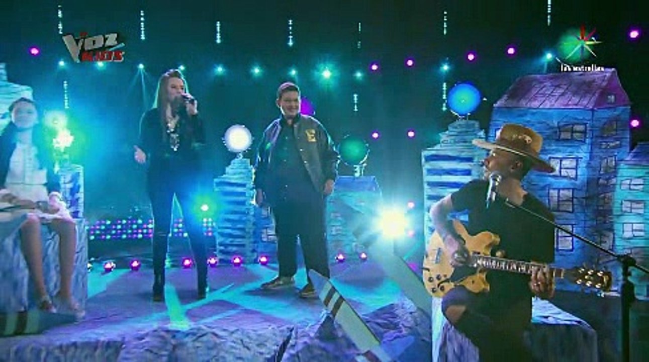 Leslie y Eduardo con Jesse & Joy "Dueles" - La Voz kids - Final