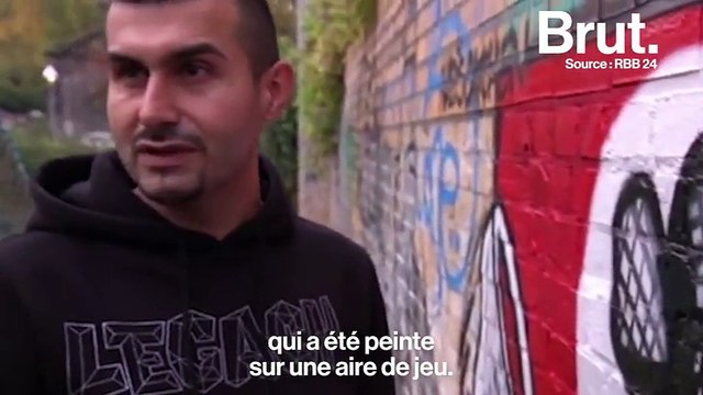 Un collectif d’artistes berlinois transforme les tags de croix gammées en oeuvre artistique