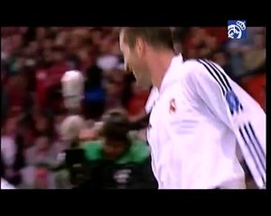 Zidane's famous goal against Bayer Leverkusen in the UCL Final 2002